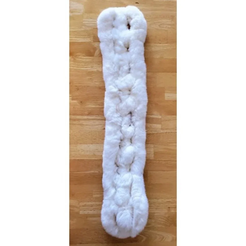 EUC Ivory Soft Fluffy Warm Faux Neck Scarf Wrap w Pom-Pom Accent Closure